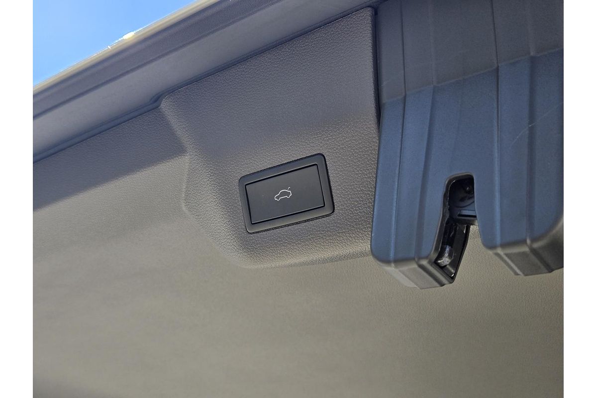 2025 Volkswagen Multivan TDI360 Life T7 SWB