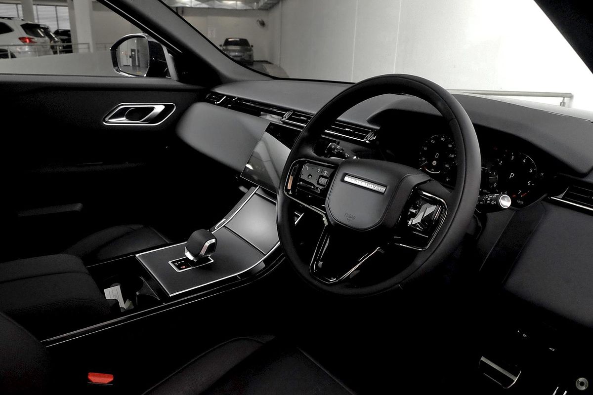 2024 Land Rover Range Rover Velar P250 Dynamic SE L560