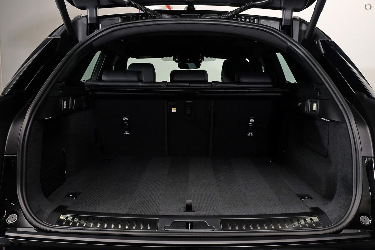 2024 Land Rover Range Rover Velar P250 Dynamic SE L560