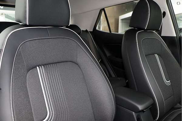 2025 Hyundai Venue Active QX.V5