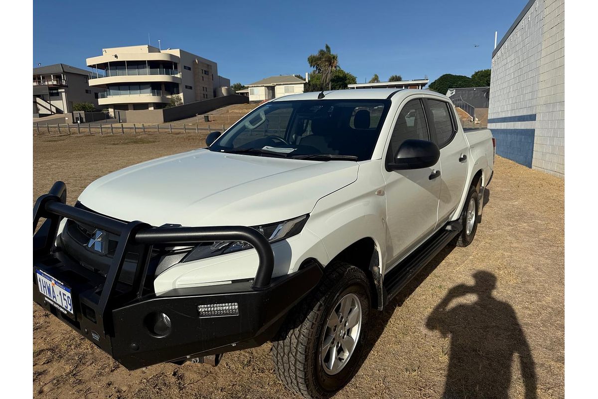 2022 Mitsubishi Triton GLX+ MR 4X4