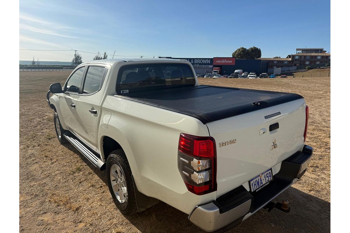 2022 Mitsubishi Triton GLX+ MR 4X4