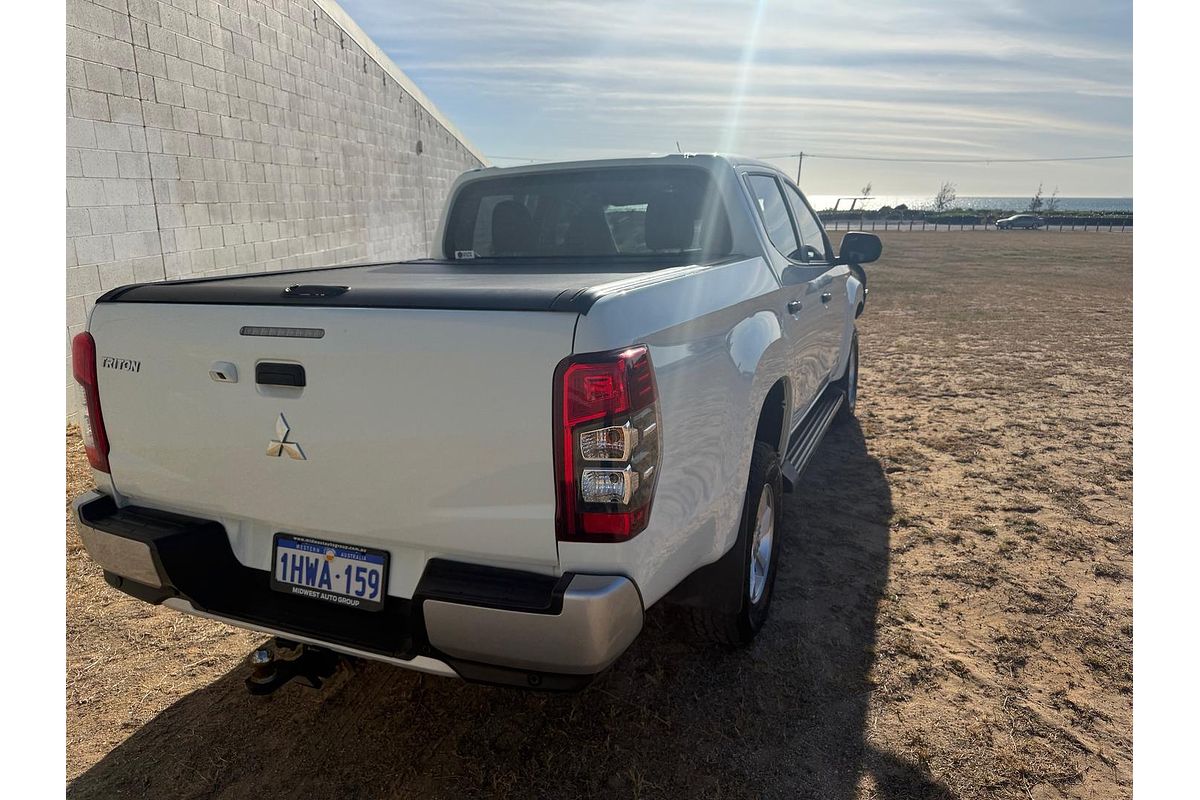 2022 Mitsubishi Triton GLX+ MR 4X4