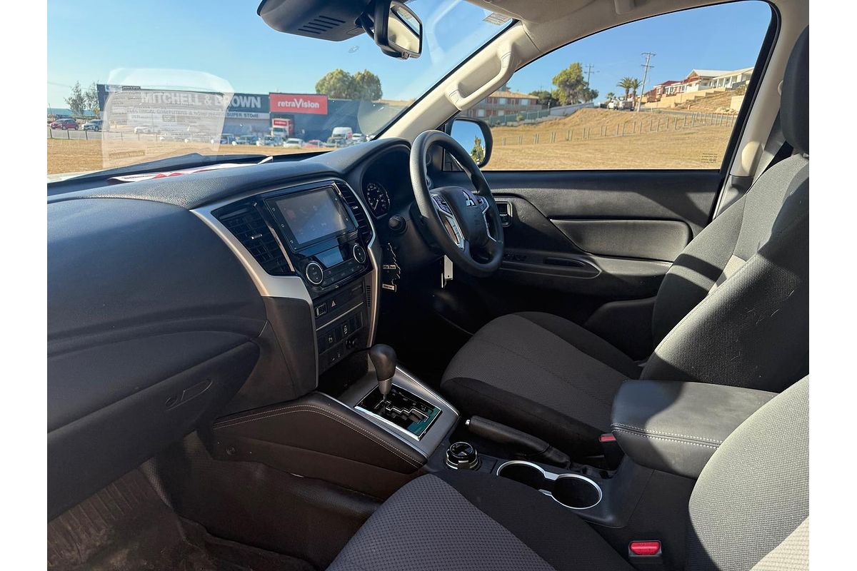 2022 Mitsubishi Triton GLX+ MR 4X4