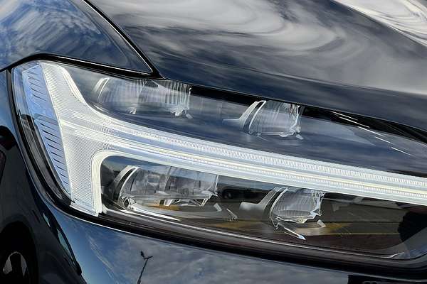 2024 Volvo XC60 Ultimate B5 Bright