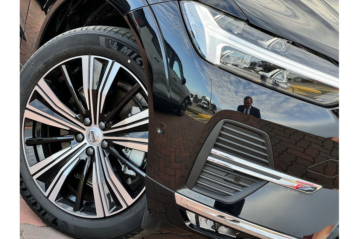 2024 Volvo XC60 Ultimate B5 Bright