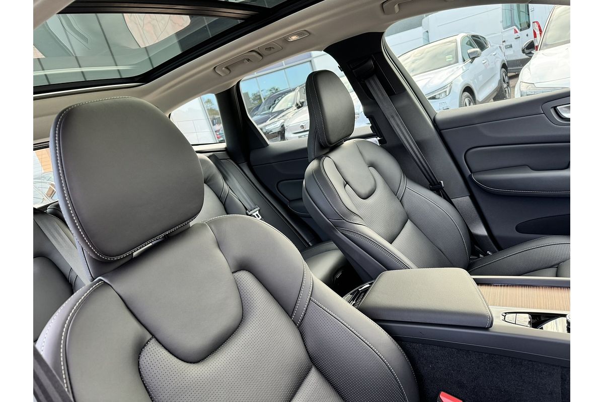 2024 Volvo XC60 Ultimate B5 Bright