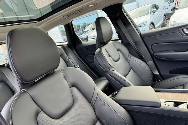 2024 Volvo XC60 Ultimate B5 Bright