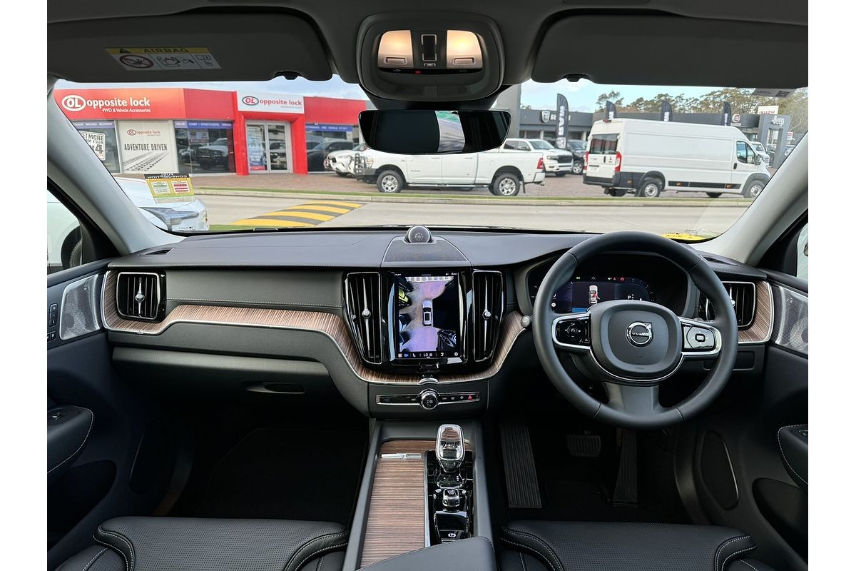2024 Volvo XC60 Ultimate B5 Bright