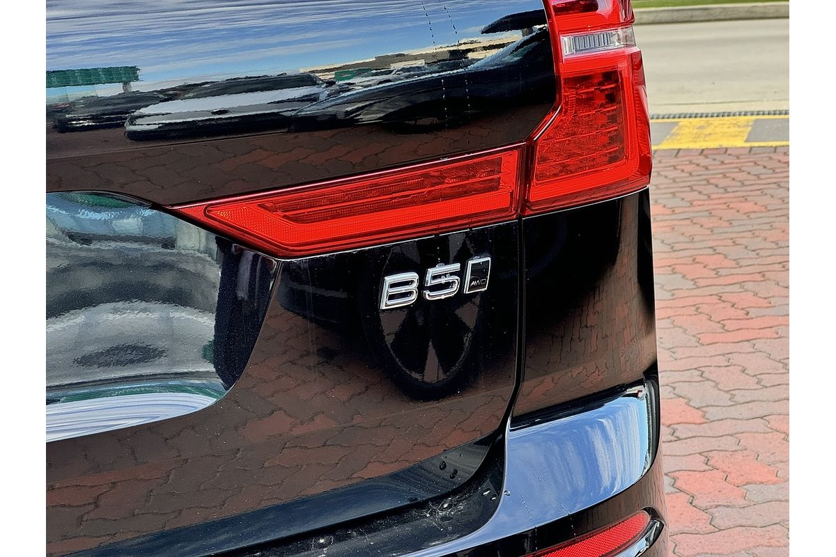 2024 Volvo XC60 Ultimate B5 Bright