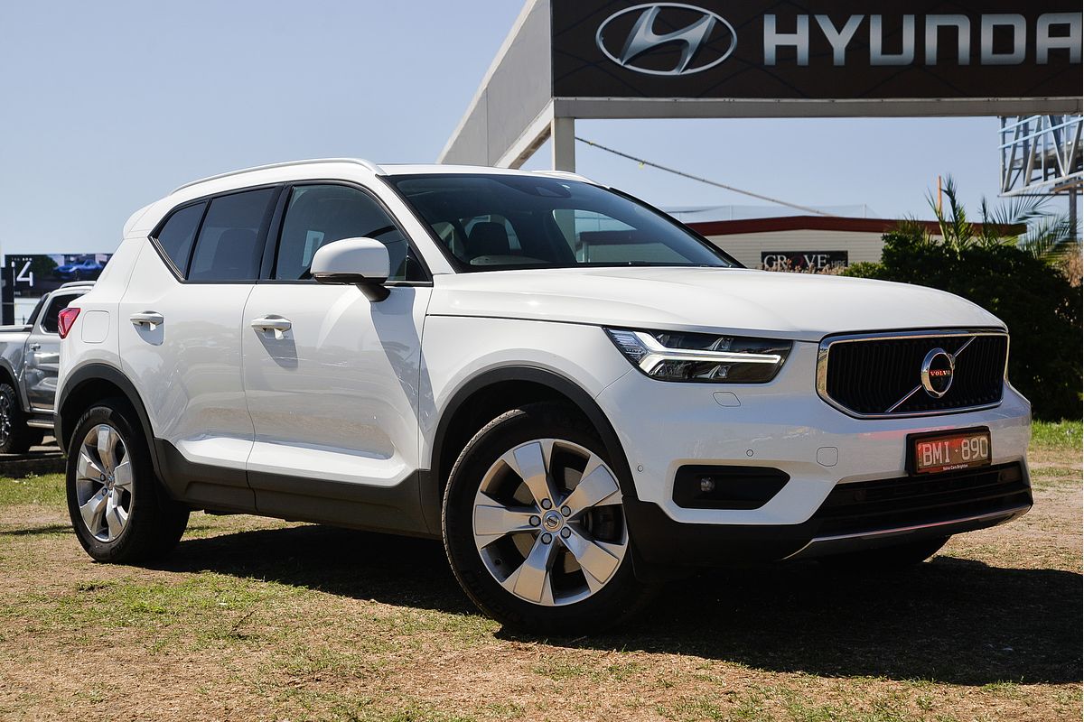 2020 Volvo XC40 T4 Momentum