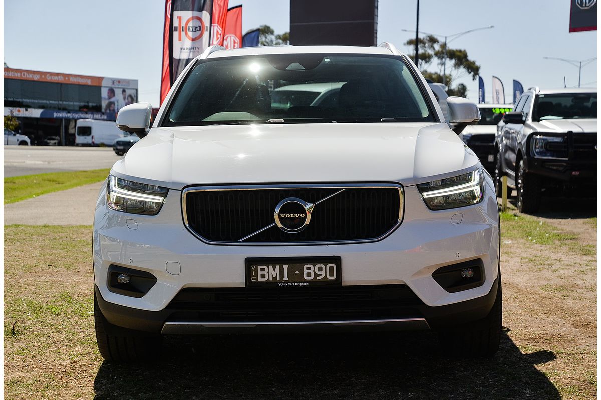 2020 Volvo XC40 T4 Momentum