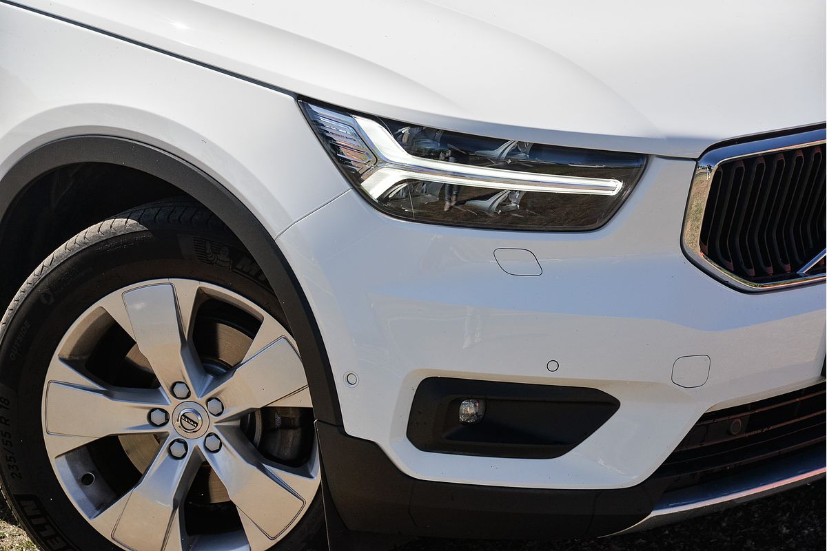 2020 Volvo XC40 T4 Momentum