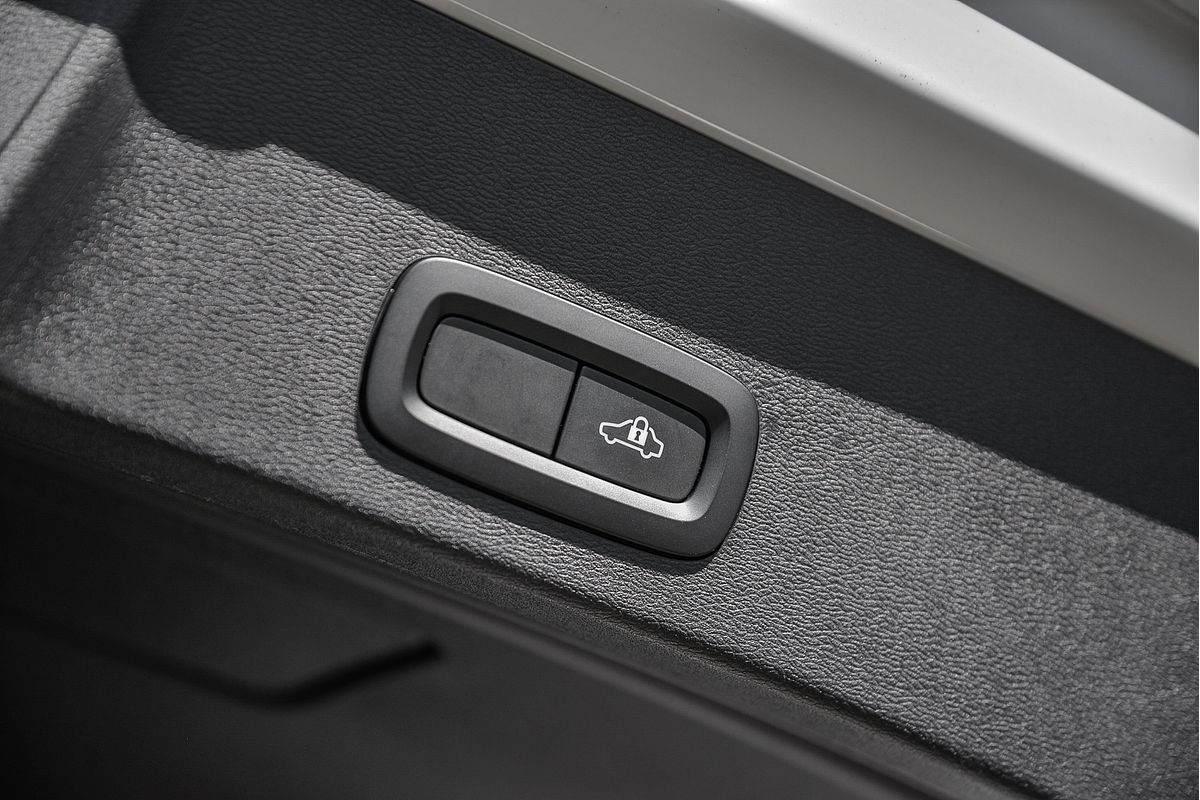 2020 Volvo XC40 T4 Momentum