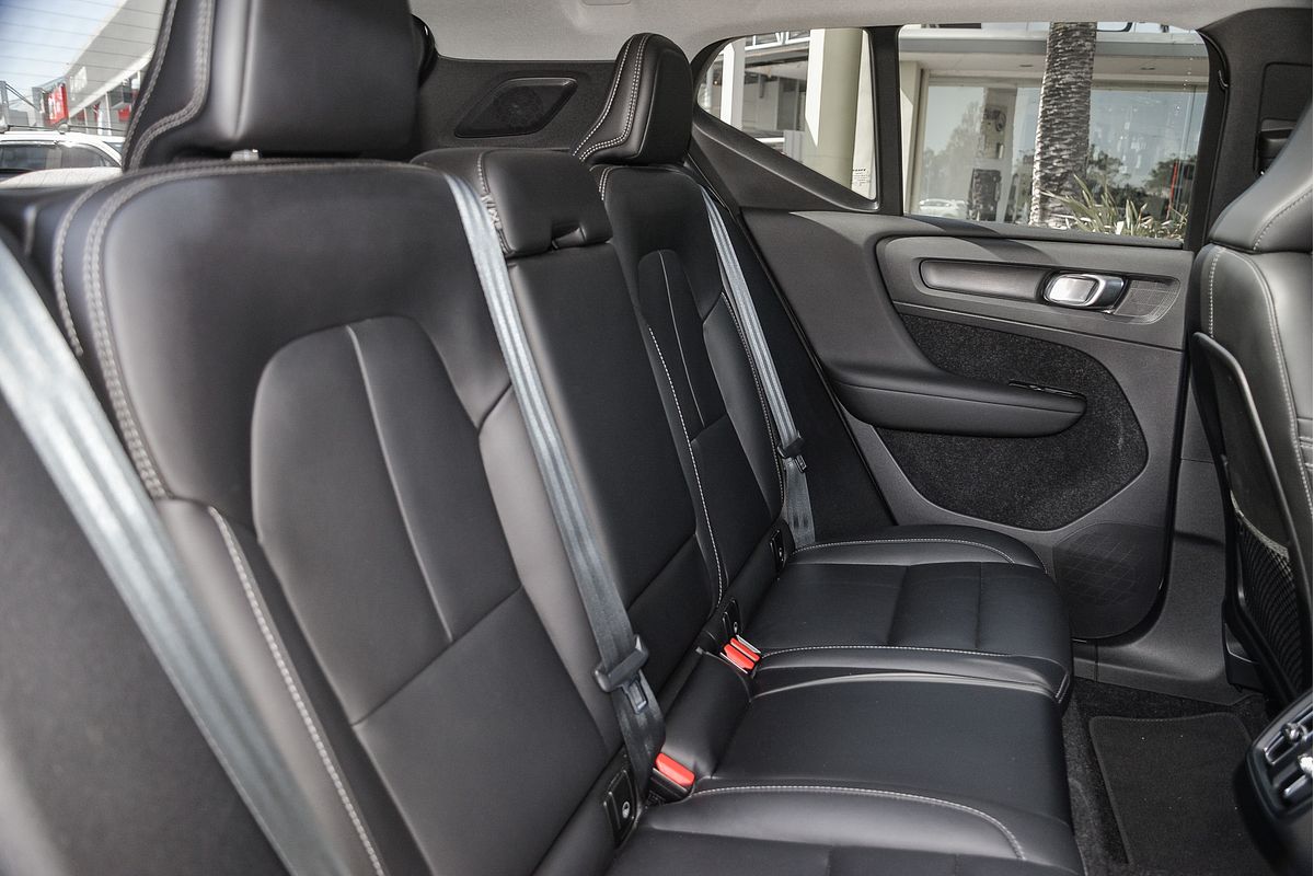 2020 Volvo XC40 T4 Momentum