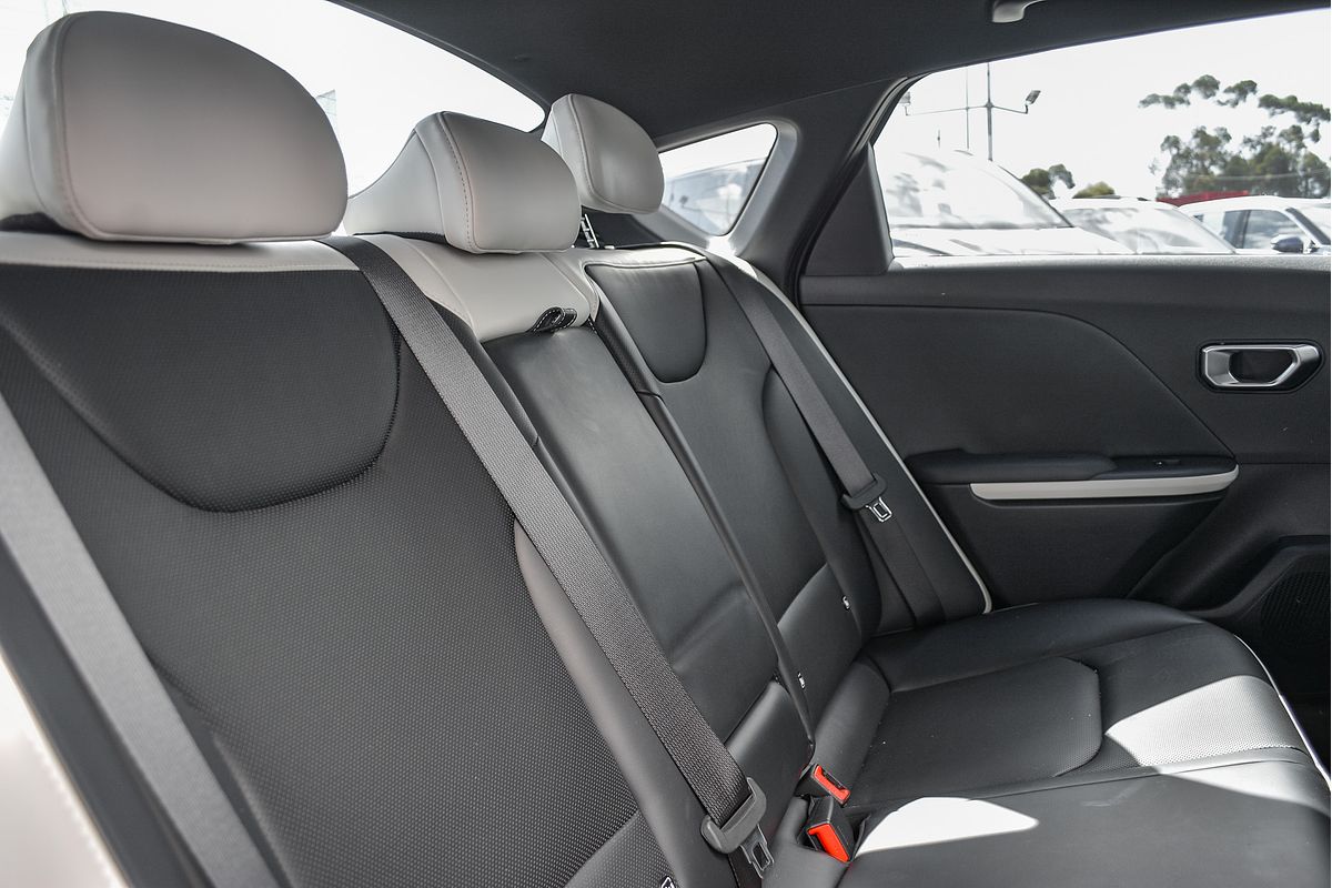2024 Kia K4 GT-Line CL4m