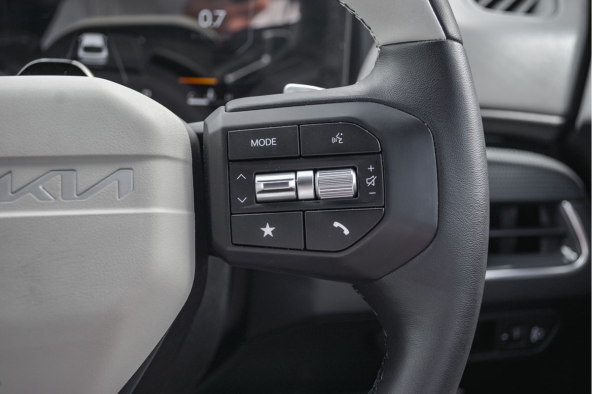 2024 Kia K4 GT-Line CL4m