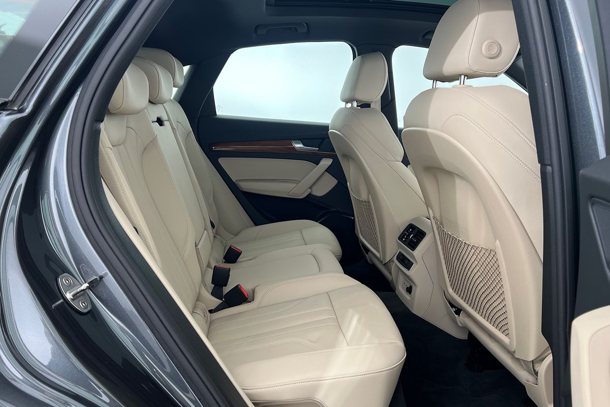 2024 Audi Q5 40 TDI S line FY