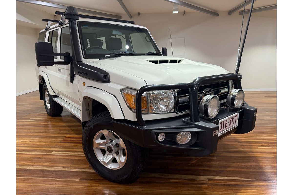 2017 Toyota Landcruiser GXL VDJ76R