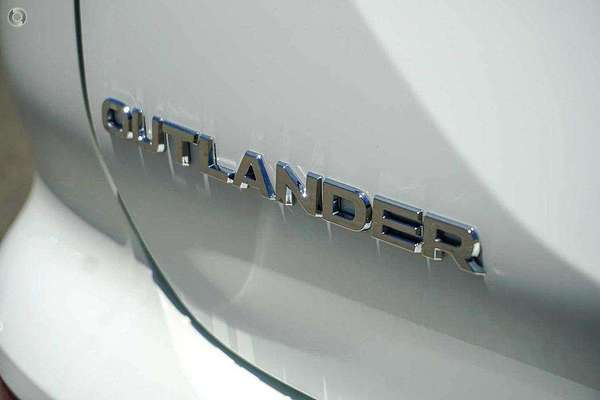 2024 Mitsubishi Outlander ES ZM 2WD