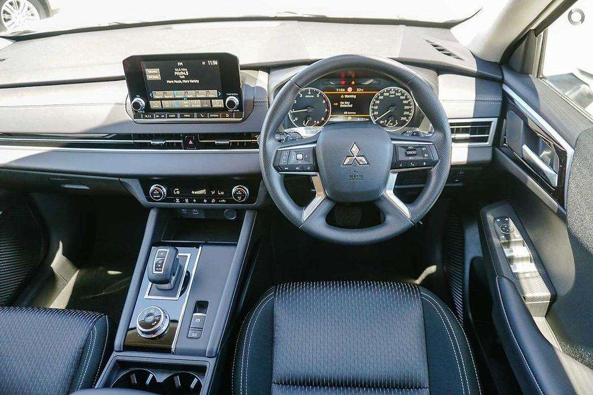 2024 Mitsubishi Outlander ES ZM 2WD