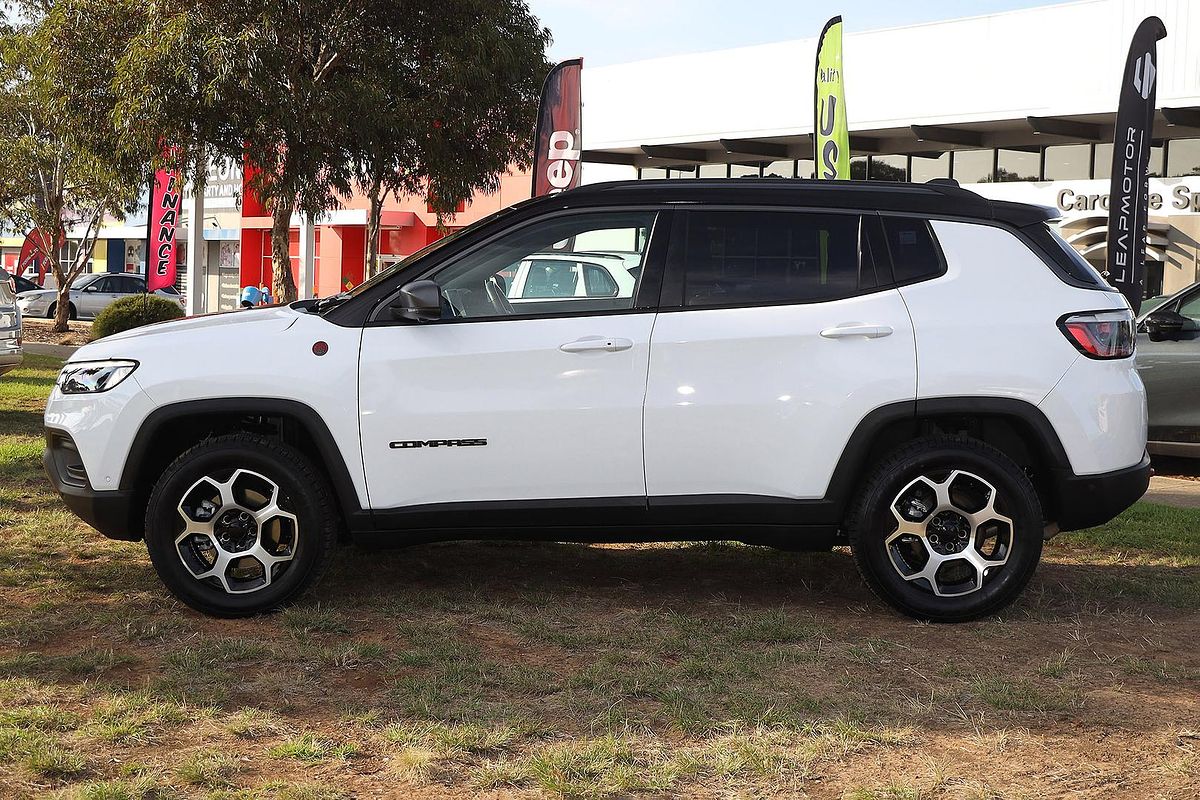2023 Jeep Compass Trailhawk M6