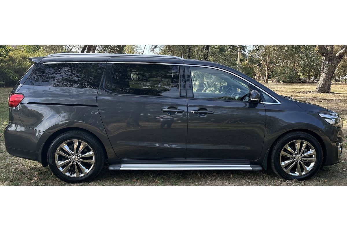 2017 Kia Carnival Platinum YP