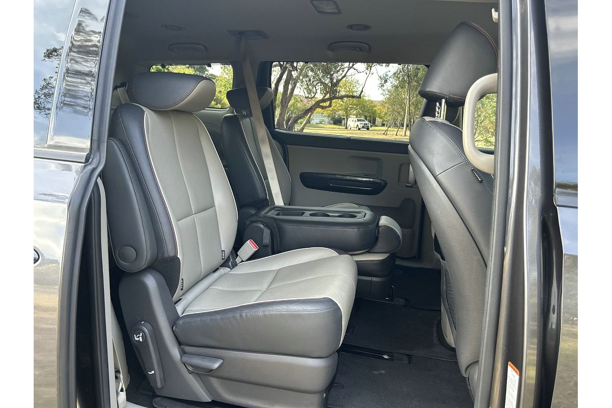 2017 Kia Carnival Platinum YP