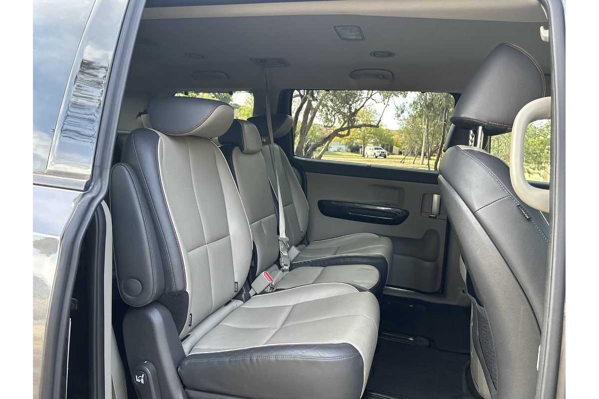 2017 Kia Carnival Platinum YP