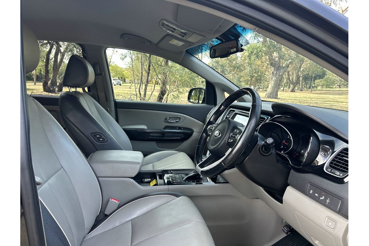 2017 Kia Carnival Platinum YP