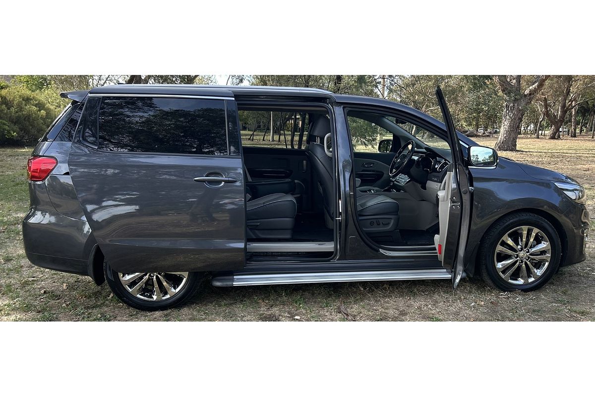 2017 Kia Carnival Platinum YP