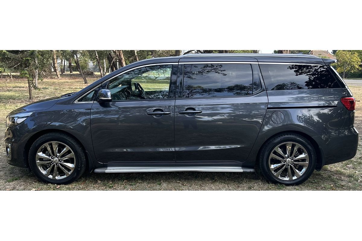 2017 Kia Carnival Platinum YP