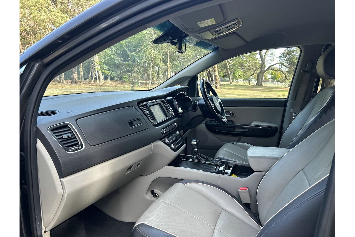 2017 Kia Carnival Platinum YP