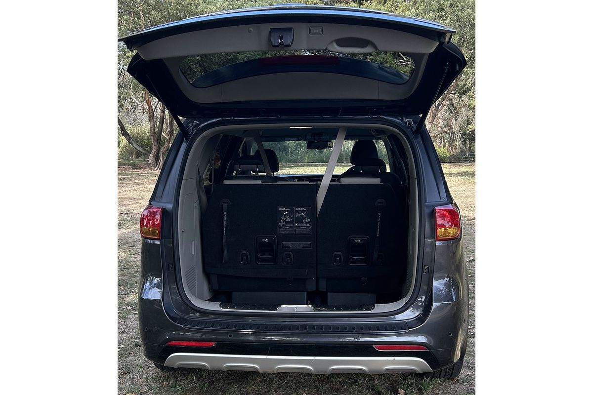 2017 Kia Carnival Platinum YP