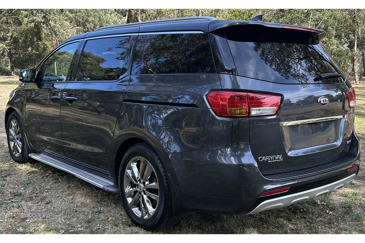 2017 Kia Carnival Platinum YP