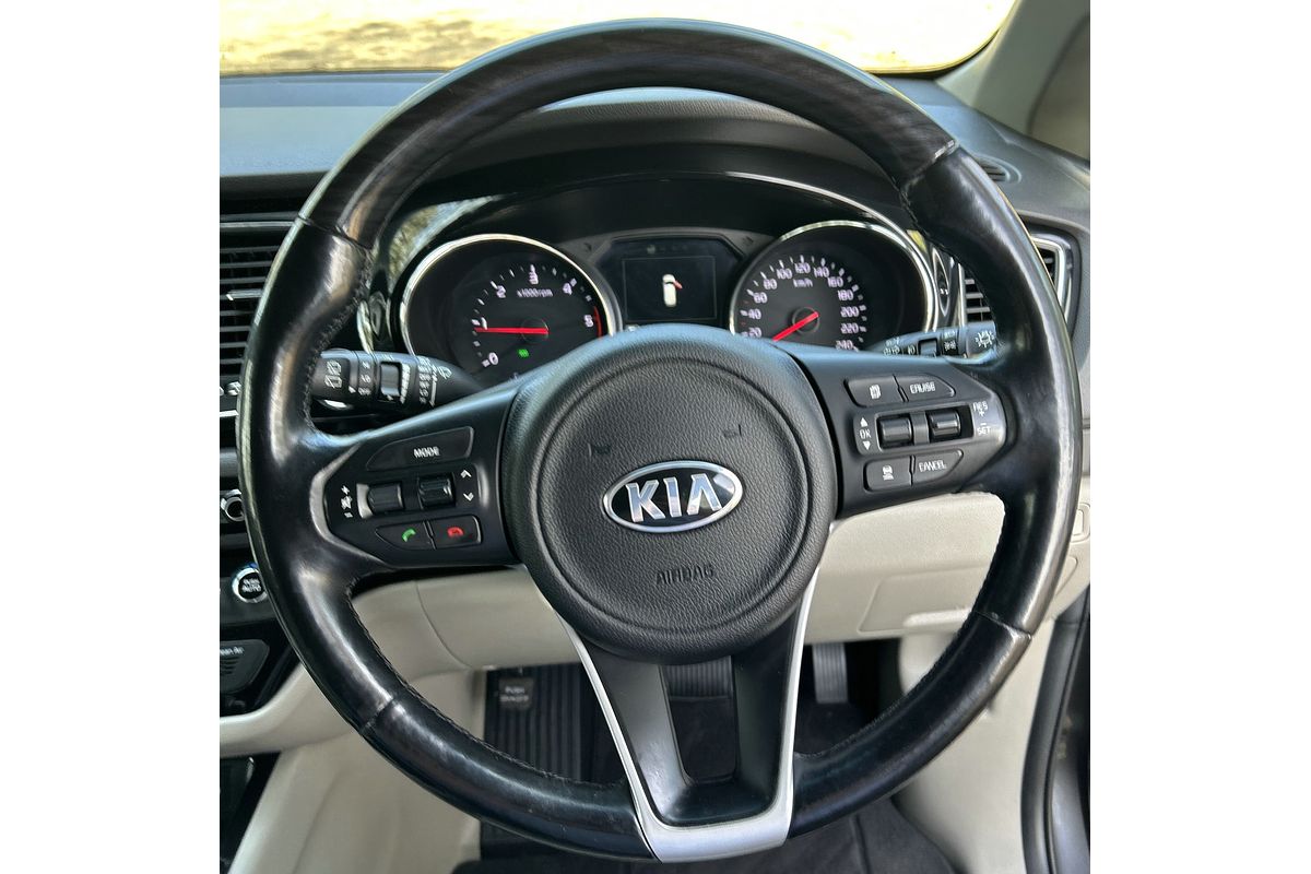 2017 Kia Carnival Platinum YP