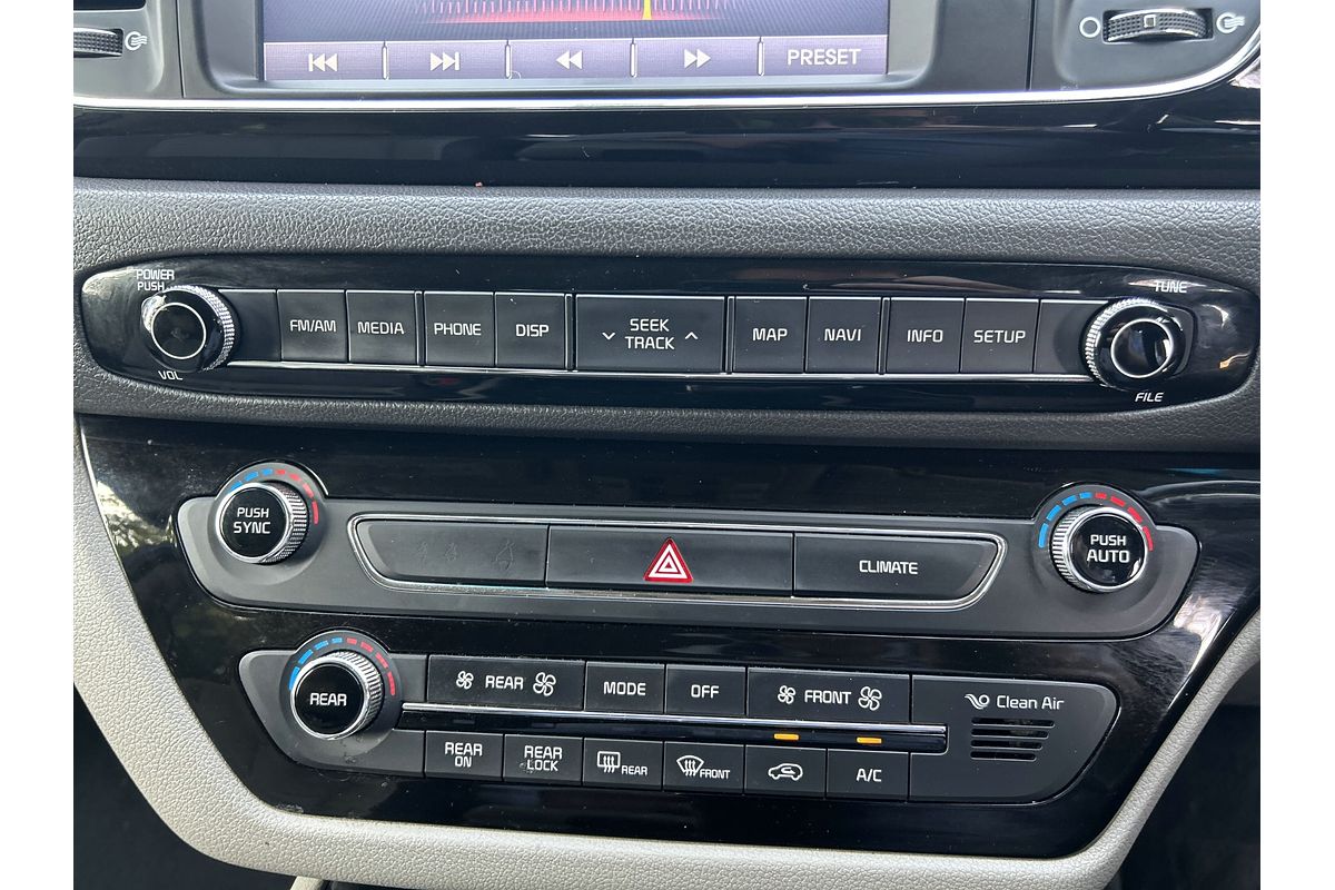 2017 Kia Carnival Platinum YP