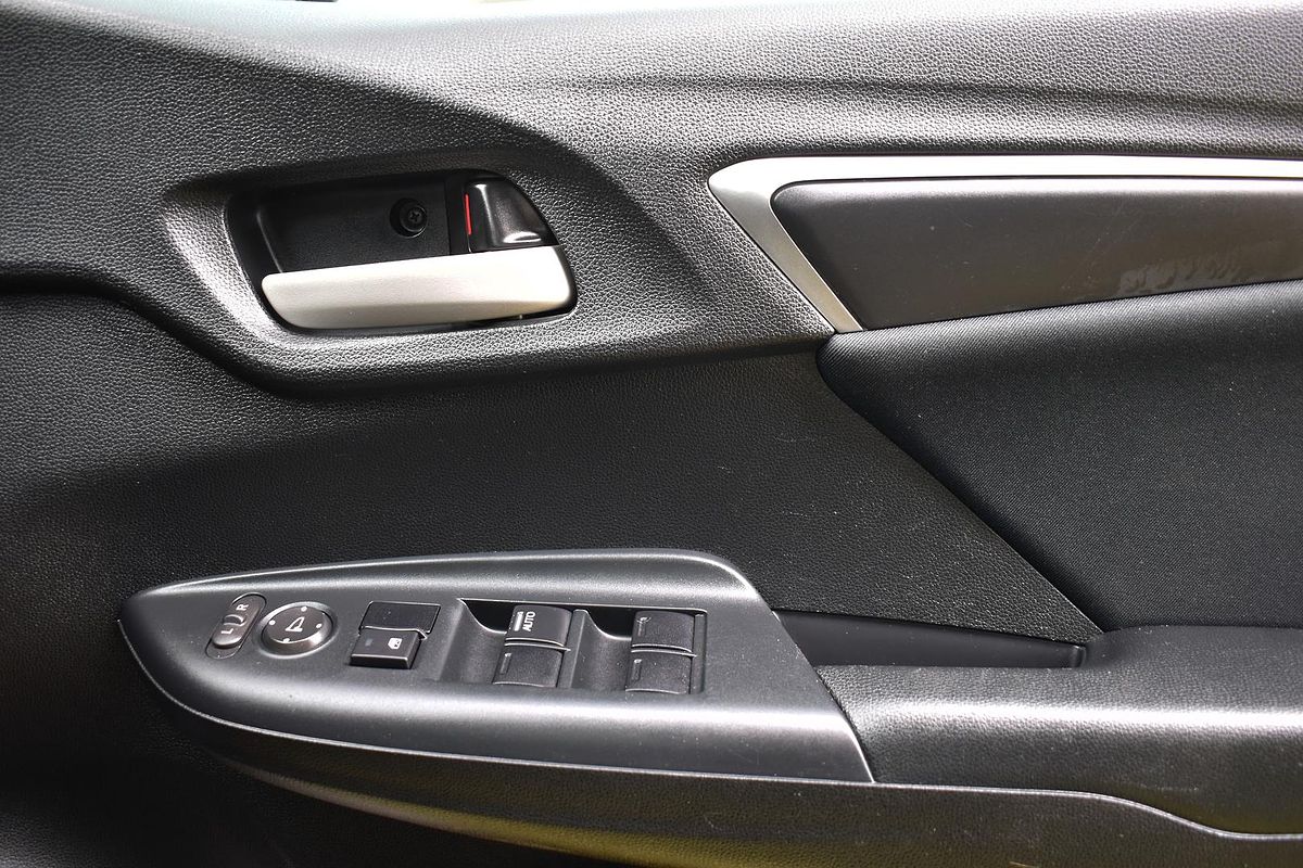 2015 Honda Jazz VTi GF