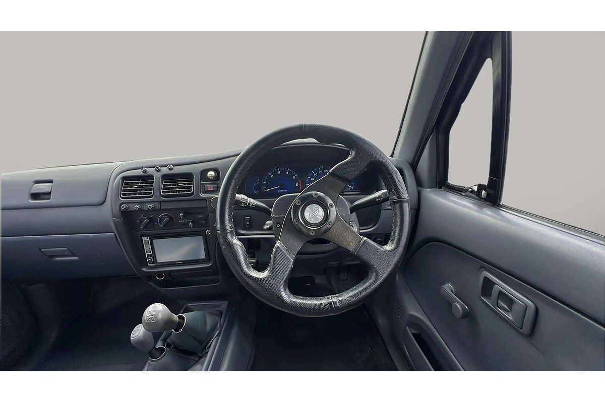 2004 Toyota Hilux  VZN167R 4X4