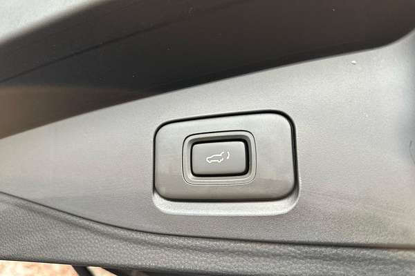 2024 Isuzu MU-X LS-U