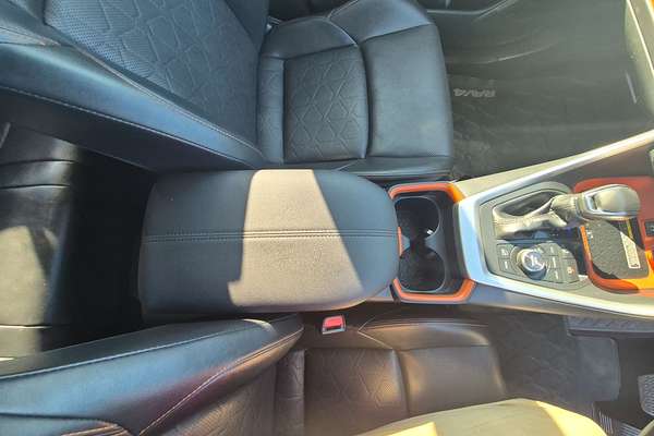 2019 Toyota RAV4 Edge AXAA54R