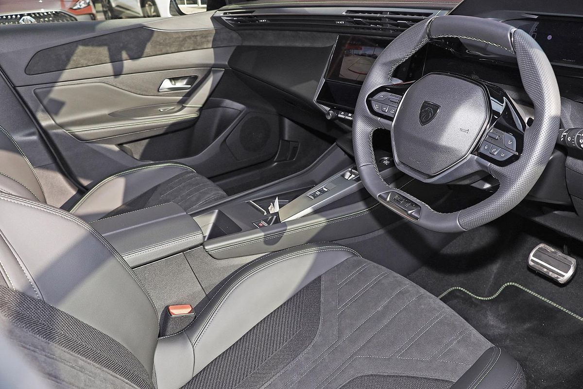 2025 Peugeot 308 GT Hybrid P51
