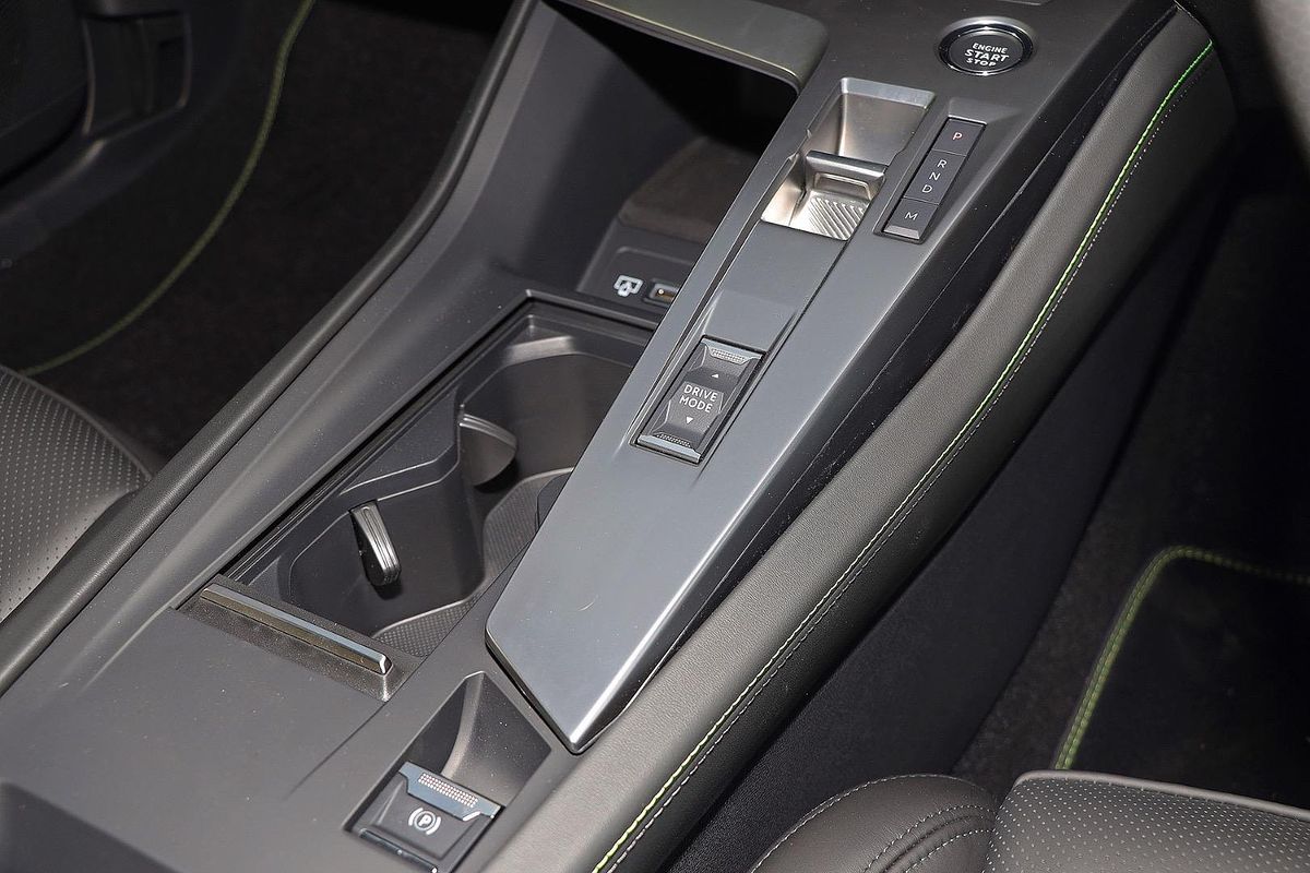 2025 Peugeot 408 GT Premium Hybrid P54