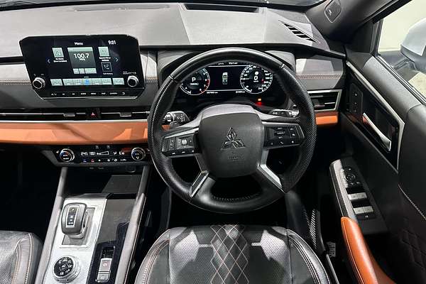 2022 Mitsubishi Outlander Exceed Tourer ZM