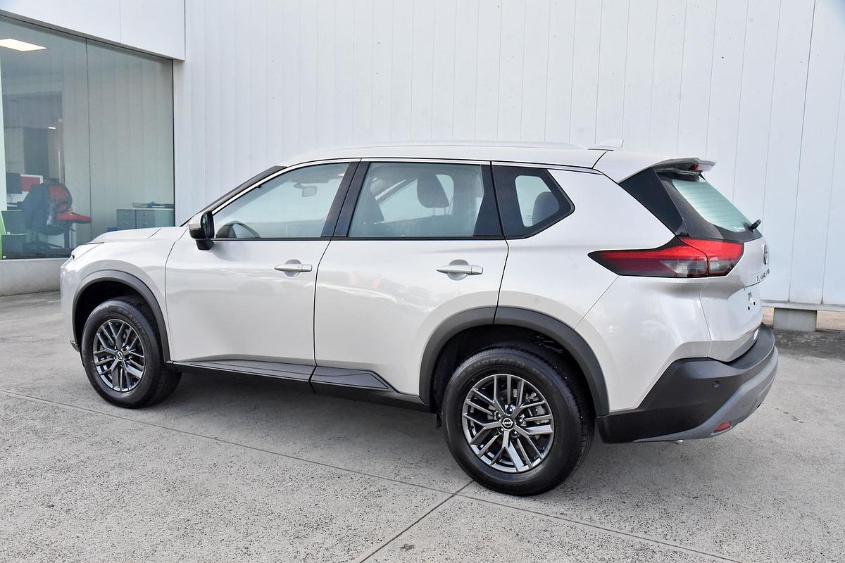 2024 Nissan X-TRAIL ST T33