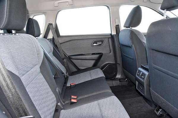 2024 Nissan X-TRAIL ST T33