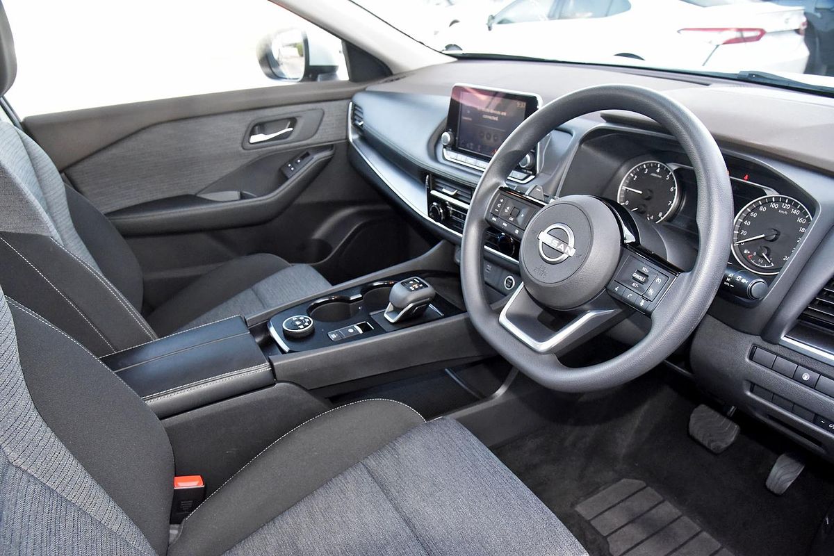 2024 Nissan X-TRAIL ST T33