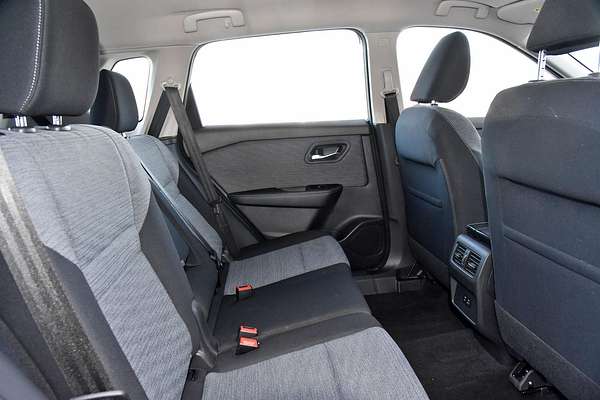 2024 Nissan X-TRAIL ST T33