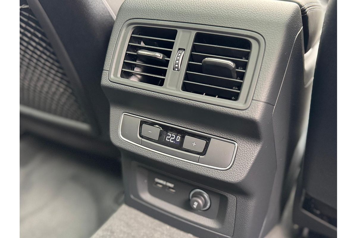 2024 Audi Q5 45 TFSI S Line FY