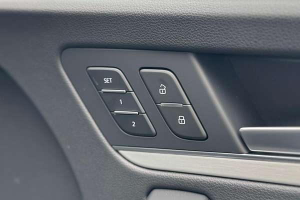 2024 Audi Q5 45 TFSI S Line FY